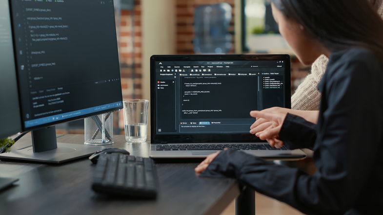 Shopify vs custom website